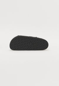 Thumbnail Image 5