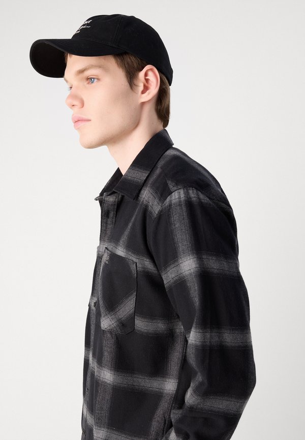 FENTON CHECKED OXFORD SHIRT - Shirt3