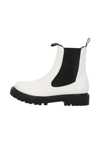 Botín Chelsea blanco con paneles laterales elásticos negros, suela de goma texturizada y tira de agarre. Superficie lisa con punta redondeada y tacón bajo.