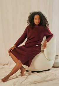 YOU LOOK PERFECT ERIKA - MERINO SKIRT IN RIB KNIT - Bleistiftrock - bordeaux