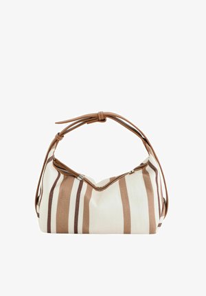 Petit sac à main à rayures verticales marron et blanches, avec une courte bandoulière en cuir marron réglable et une fermeture éclair sur le dessus.