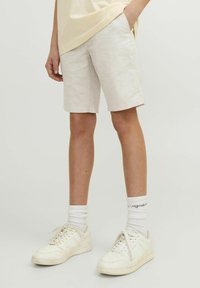 Jack & Jones Junior REGULAR FIT  - Shorts - crockery