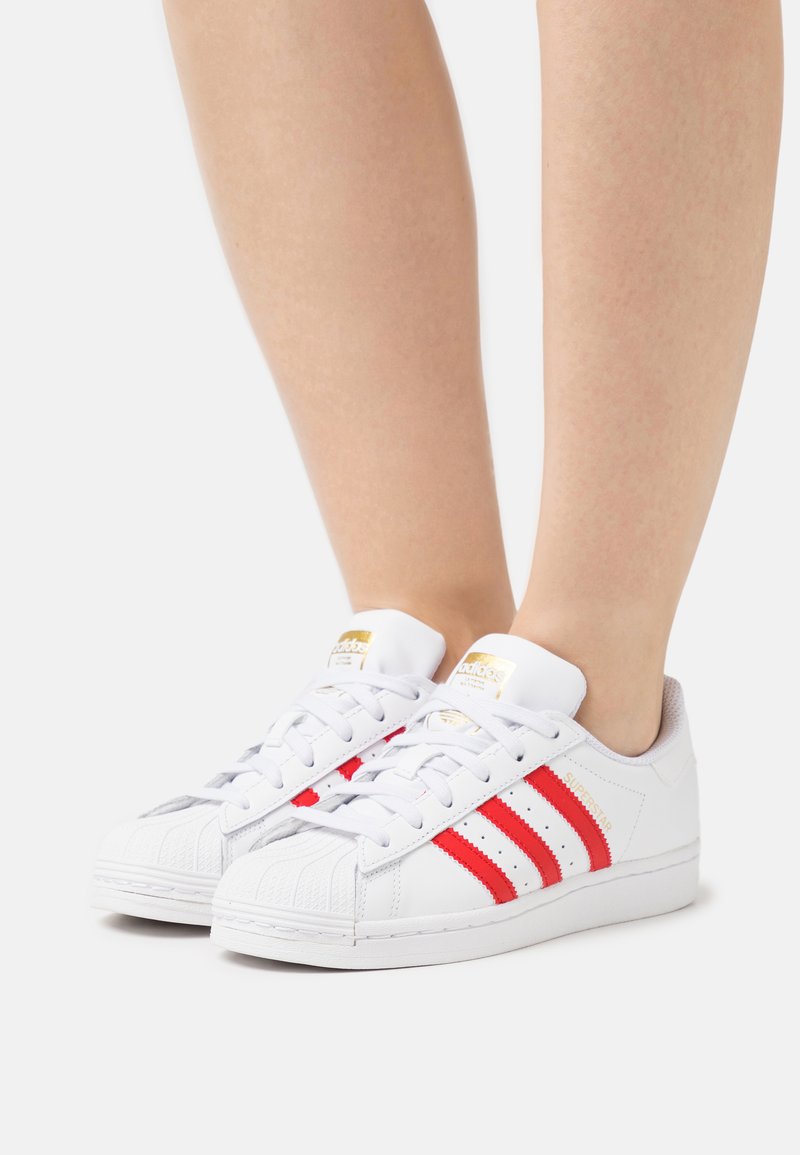 adidas Originals - SUPERSTAR  - Sneakers laag - footwear white/better scarlet/gold metallic, Vergroten