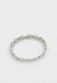 Silverfärgad metallarmband med sammanlänkade länkar med en slät, polerad yta, som visar en symmetrisk kedjedesign.