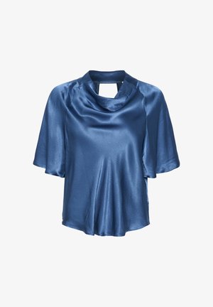 Haut court bleu satiné à manches courtes avec un décolleté drapé et une découpe dans le dos, offrant une texture lisse et une coupe fluide.