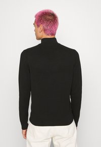 Farah LOUDER 1/4 ZIP - Camisola - black