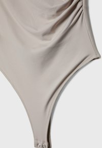 Thumbnail Image 6