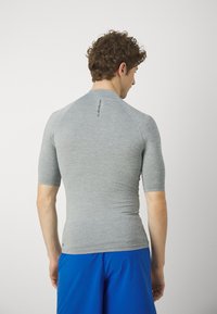 Quiksilver EVERYDAY UPF50 - Bluză anti-UV - grey