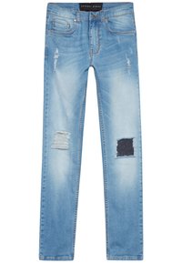 Vaqueros de mezclilla azul con un corte ajustado, que presentan parches desgastados y texturas variadas en las rodillas, con un diseño clásico de cinco bolsillos.