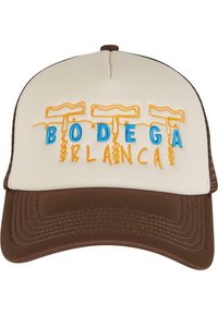 Teherautó sapka krém színű előlappal, barna hálós hátsó résszel és ívelt napszemüveg karimával. Színes hímzett "BODEGA BLANCA" felirattal és csavart mintákkal rendelkezik.