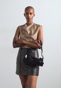 Vivienne Westwood CINDY CYLINDER BAG - Handbag - black