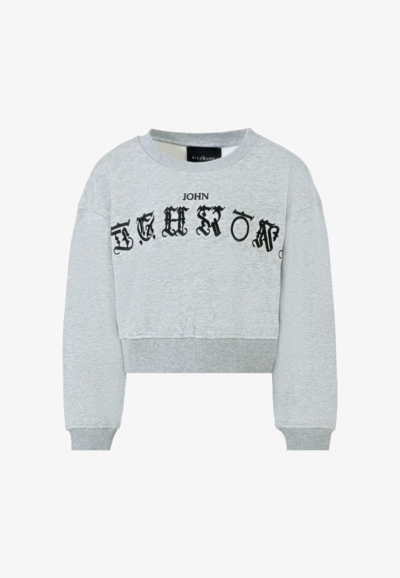 Sweatshirt gris, coupé, avec des manches longues, présentant un texte gothique noir sur le devant. Le texte comprend "JOHN" et "DELUZION".