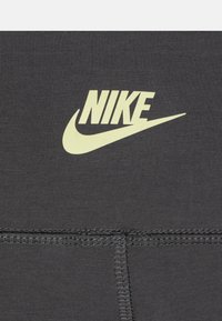 Nike Sportswear FAVORITES - Legíny - kalhoty  - black/iron grey