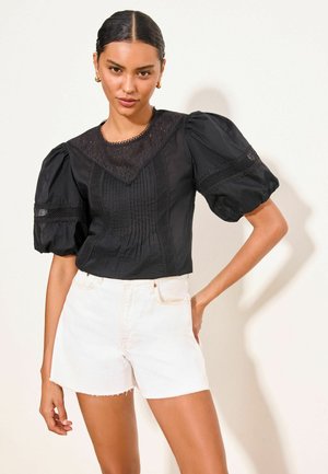 Lipsy, LACE DETAIL PINTUCK PUFF SLEEVE T-SHIRT - Blúzka - black