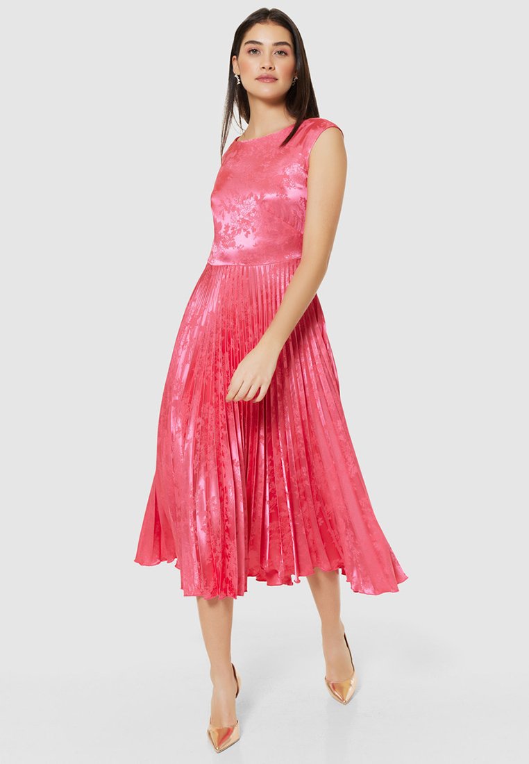 Closet Cocktailjurk donkerroze Closet Cocktailjurk donkerroze