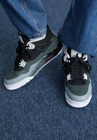 Jordan AIR JORDAN 4 RETRO UNISEX - Sneakers alte - black/white/anthracite/pure platinum