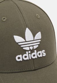 adidas Originals Boné - olive strata/white