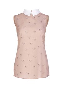 Mouwloze blouse van lichtbeige stof met een kraag. Beschikt over een subtiel patroon van kleine, donkere kolibries door het geheel.