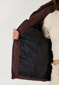 LELA REGULAR FIT - Žieminė striukė - brown