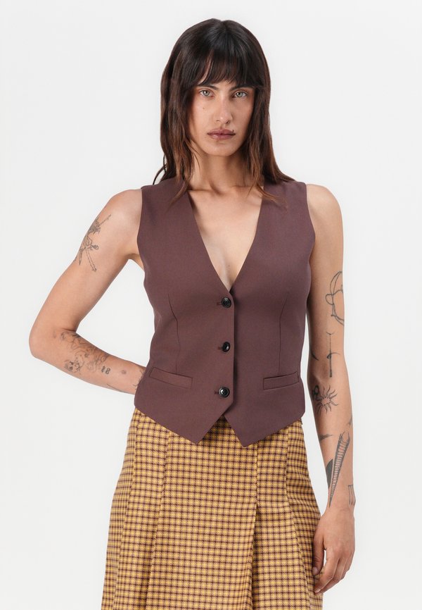 AUMARA - Waistcoat3