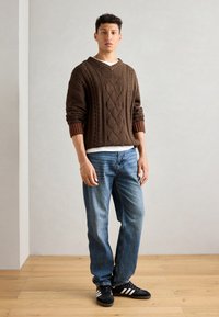 Scotch & Soda V NECK LOOSE FIT PULLOVER - Džemperis - demitasse