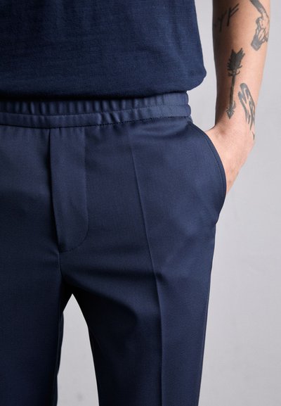 Filippa K TERRY CROPPED TROUSERS - Hlače - dusk blue