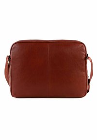 Borsa a tracolla in pelle marrone, forma rettangolare, texture liscia, dotata di una cerniera superiore e di una tracolla regolabile. Design minimalista senza ulteriori dettagli.