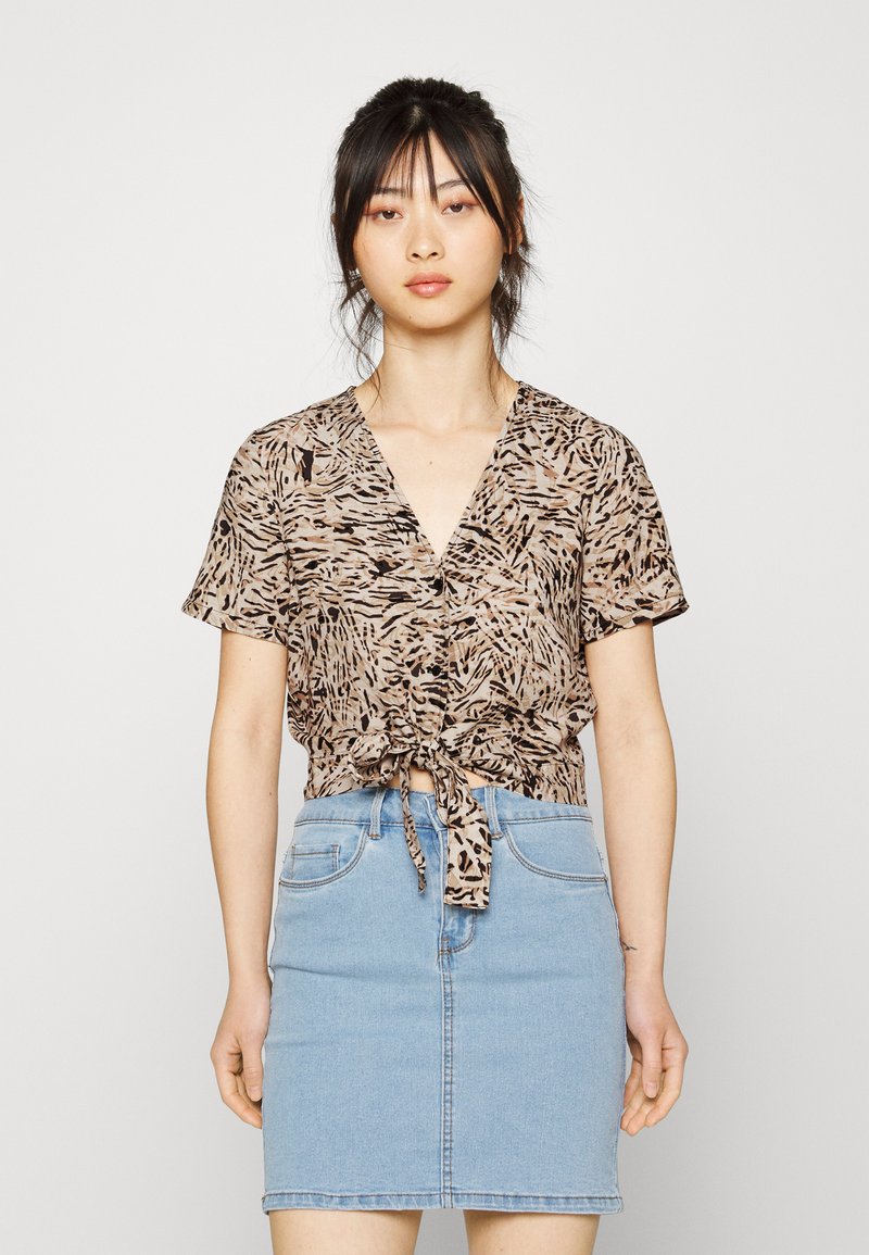Vero Moda Petite VMEASY  - Blusa - white pepper