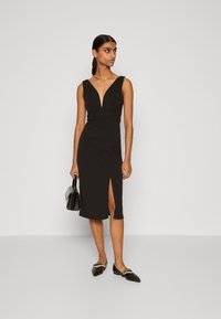 WAL G PETITE V NECK MIDI - Haljina od žerseja - black