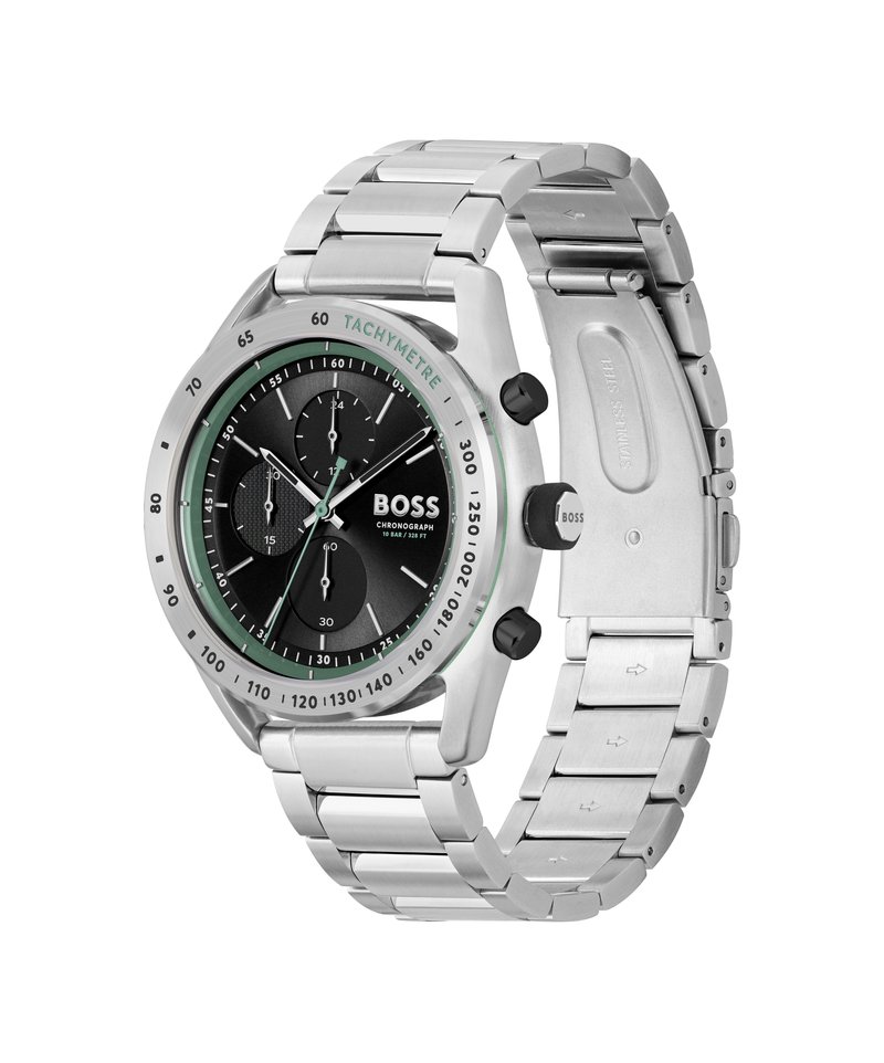 Srebrny zegarek chronograf ze stali nierdzewnej z czarną tarczą, zielonym pierścieniem tachymetrycznym i trzema małymi tarczkami. Zapięcie na klamrę z polerowanym wykończeniem.