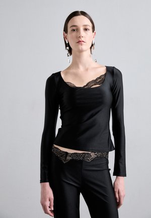 WIDE NECK LONG SLEEVE FITTED - Long sleeved top - black