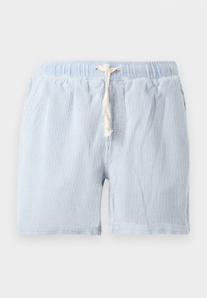 Šviesiai mėlynos, dryžuotos šortai pagaminti iš švelnios medžiagos, su elastinga juosmens juosta ir raišteliu. Sušalti šoninės kišenės ir laisvas tinkamas siluetas.