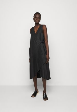 BLAZE DRESS PLISSÉ - Denní šaty - black