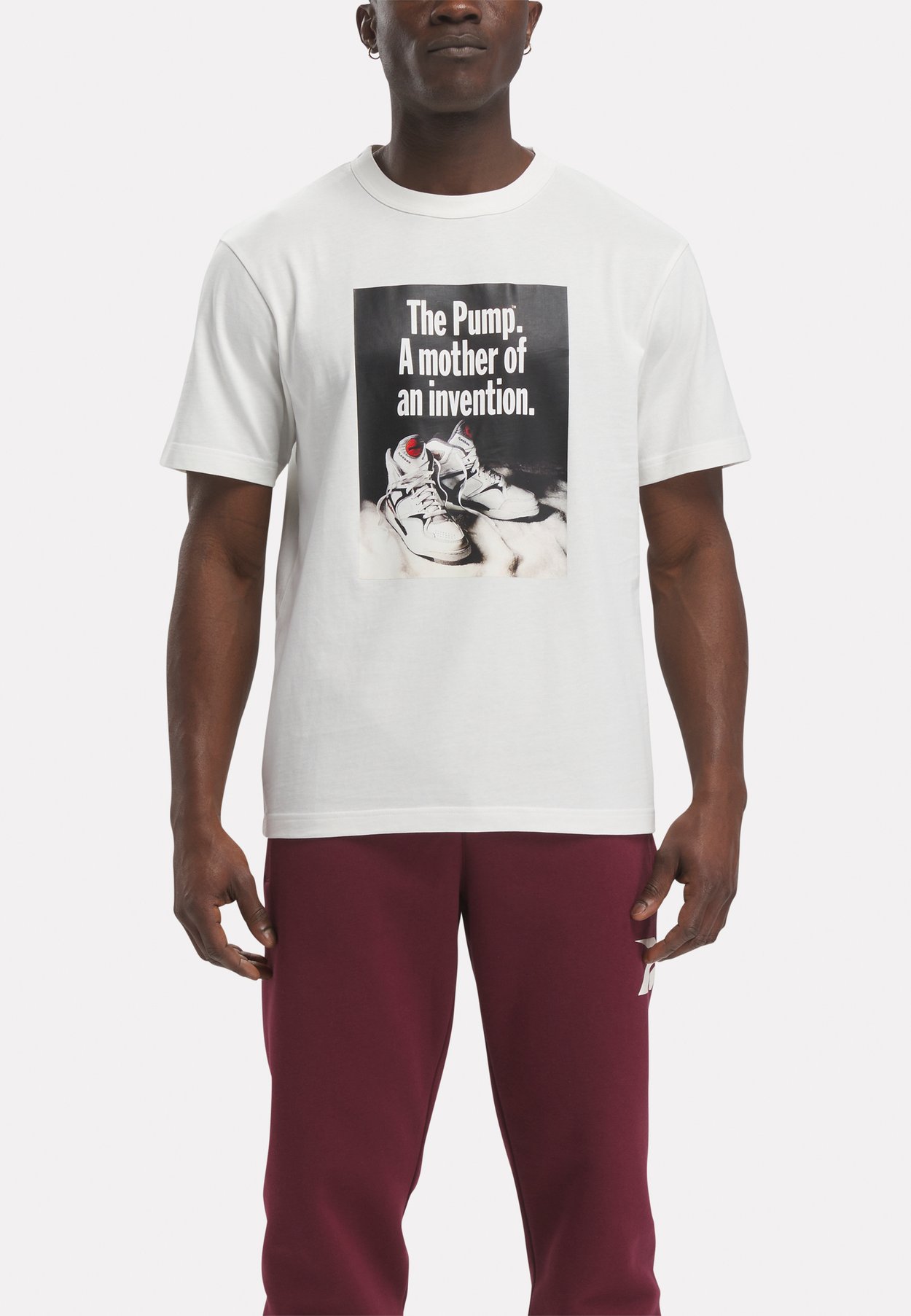 GRAPHIC SHORT SLEEVE BASKETBALL PUMP