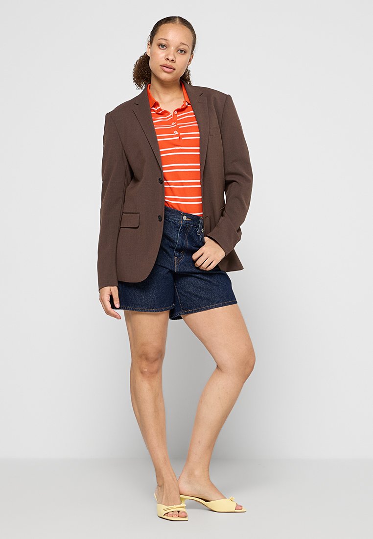 SLIM FIT