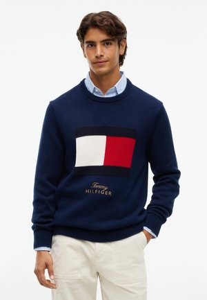 Tommy Hilfiger, INTARSIA FLAG CREW NECK JUMPER - Пуловер - carbon navy