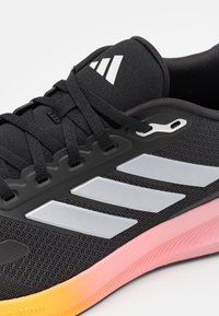 adidas Performance RUNFALCON 5 - Utcai futócipők - core black/zero metallic/footwear white