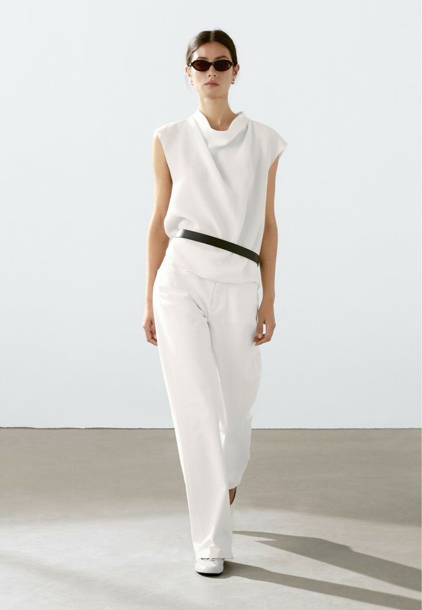 FLOWING WITH DRAPED COLLAR  - Blouse3