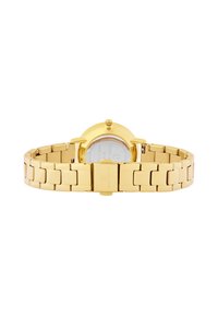 Reloj de metal en tono dorado con estilo de pulsera de eslabones, caja circular y esfera redonda. Presenta una superficie texturizada y una tapa de vidrio transparente.