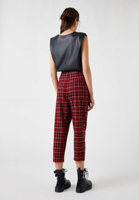 PULL&BEAR Bukser - red