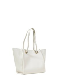 Borsa tote in pelle bianca con due manici piatti, dettagli in metallo dorato e finitura testurizzata. Presenta una forma spaziosa e strutturata.