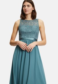 Vera Mont COCKTAIL MIT SPITZE - Maxiklänning - eucalyptus green