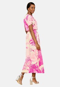 LolaLiza WITH FLOWERS - Robe longue - fuchsia