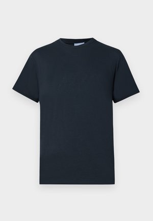 Camiseta de algodón azul marino, de manga corta, con cuello redondo, que cuenta con un diseño de logotipo texturizado en el pecho en un tono más claro.