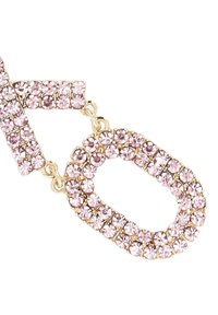 Gioielli in tono oro con strass rosa in un design a catena geometrica, con una superficie liscia e lucida e numerosi accenti scintillanti.