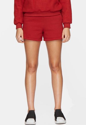 Sports shorts - red