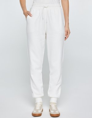 - Spodnie treningowe