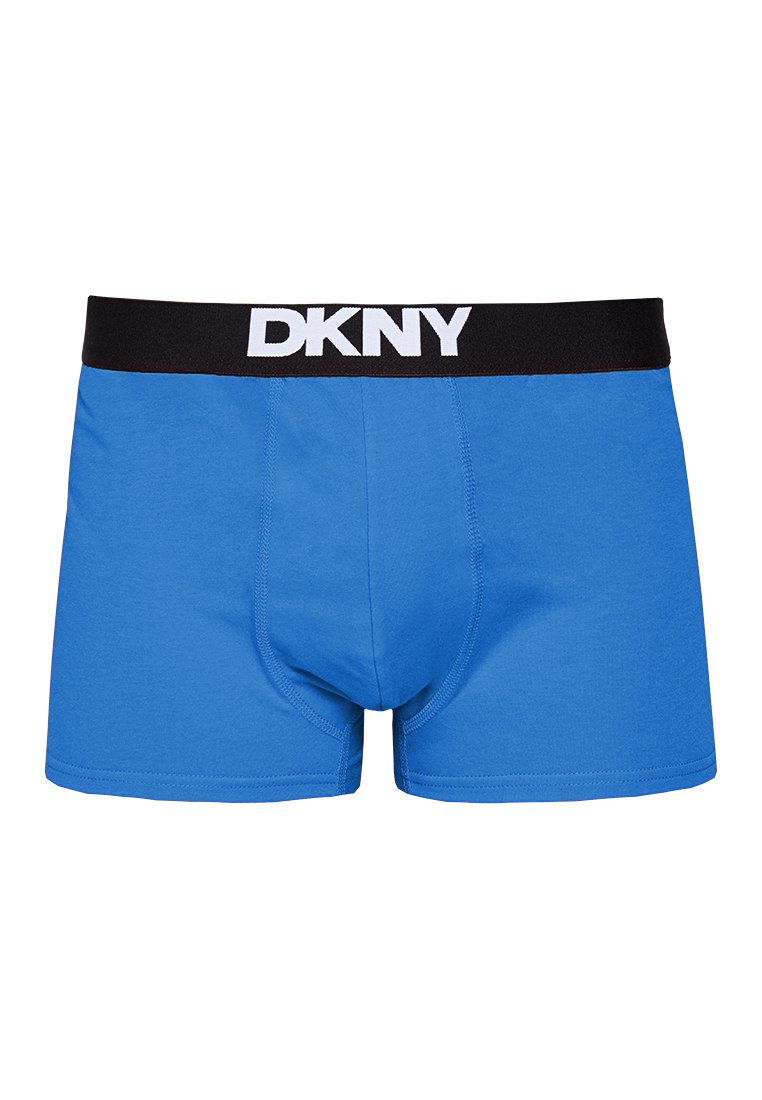 Niebieskie bawełniane bokserki z czarnym elastycznym pasem z białym logo "DKNY". Gładka tekstura, dopasowany kształt, bez dodatkowych wzorów.
