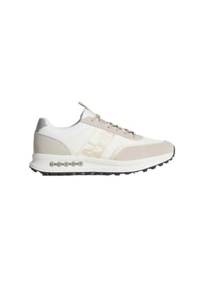 Sneaker con una combinazione di colori bianco e beige, realizzati in materiale sintetico. Design con lacci e accenti testurizzati, suola in gomma nera.