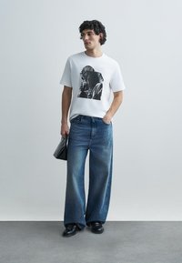 Emporio Armani Apdrukāts T-krekls - white